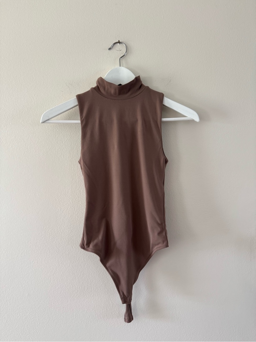 Aritzia Babaton Contour: Mockneck Bodysuit in Taupe
